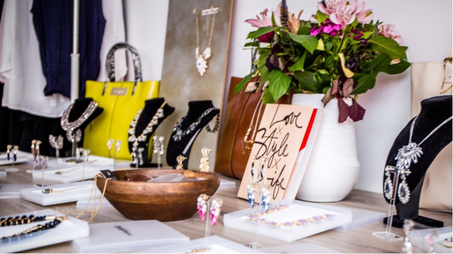 Our first Pop-up Shop – July 2016 at Pixie Nails, Zwijnaarde - Laudeen