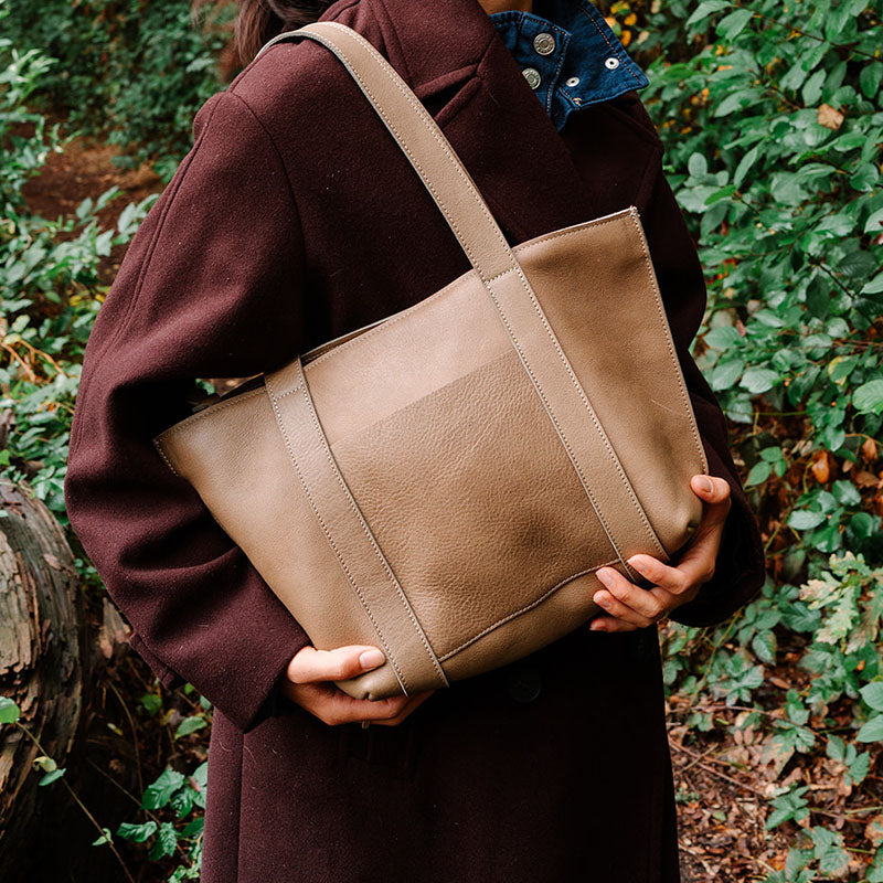 Keecie Family Tree leather tote bag in moss